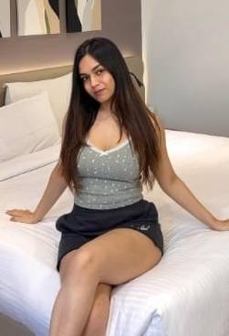 Satna escort in hotel